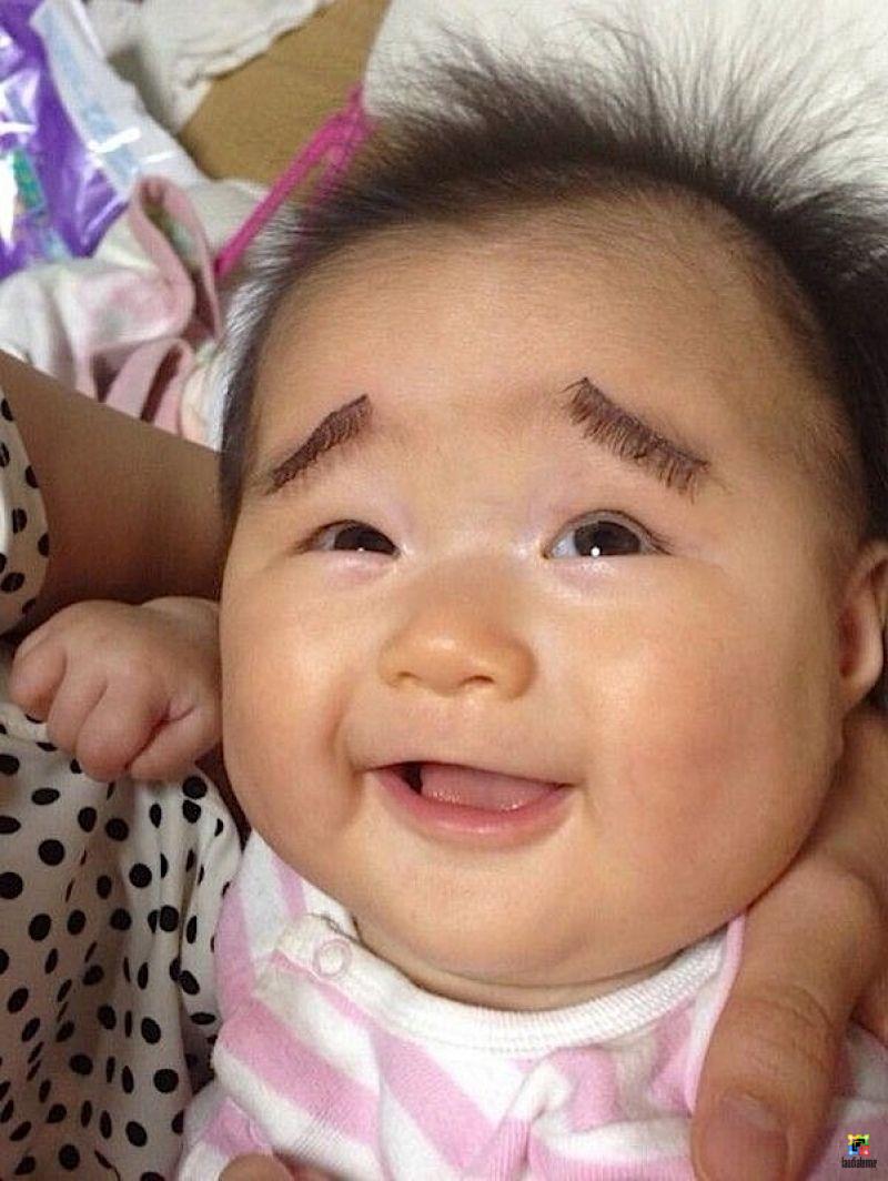 When Do Babies Get Eyebrows?
